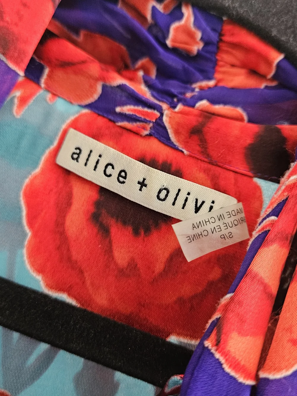 Alice + Olivia Silk Blend Turquoise Floral Tie-Neck Blouse with Red Poppies - Picture 4 of 5